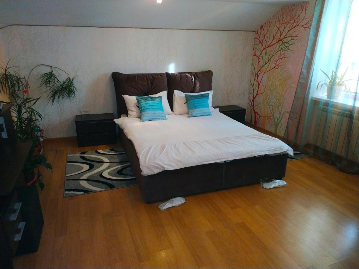 Apart Club Kosmo Apartment Chernivtsi Exterior photo